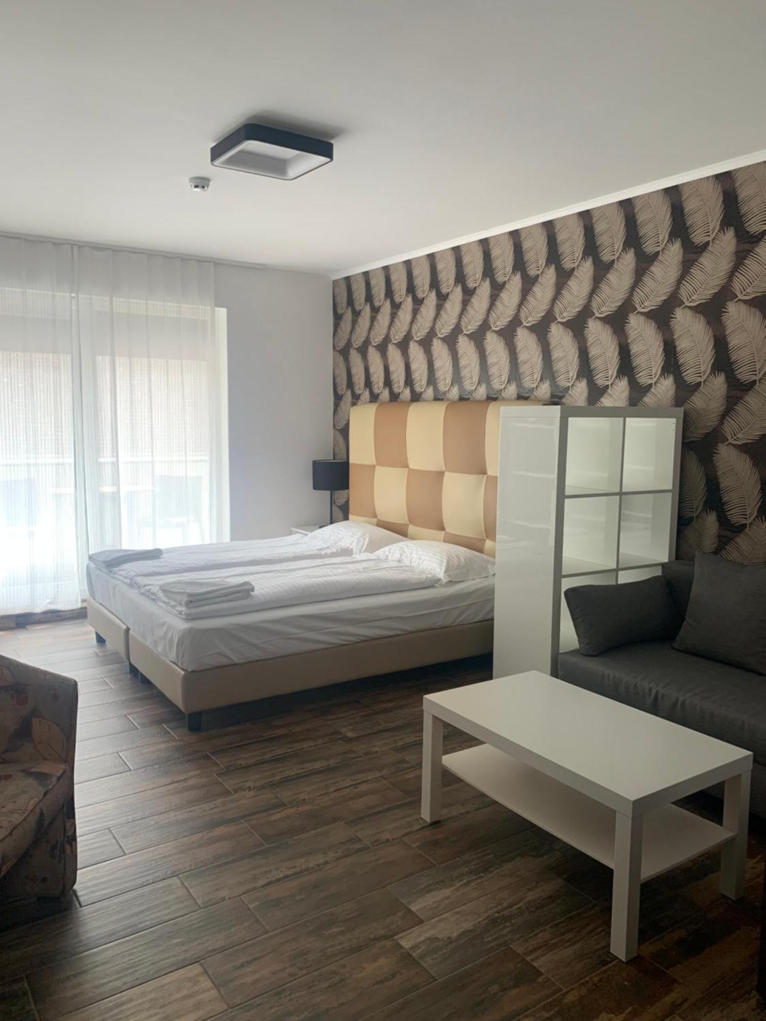 City Panzio Balatonlelle Exterior photo